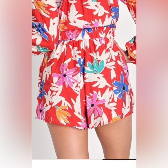 LULU’S Sprung on Sunshine Red Floral Print Pull On Shorts Size Small - Picture 2 of 8